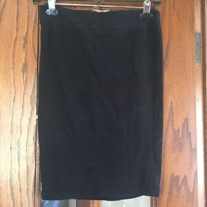 Slim stretchy pencil skirt